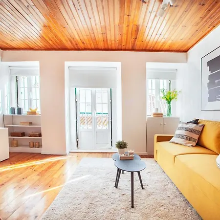 Tejo View At Alfama Stairs With Terrace Apartamento *